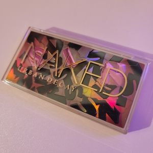 Naked shadow pallete